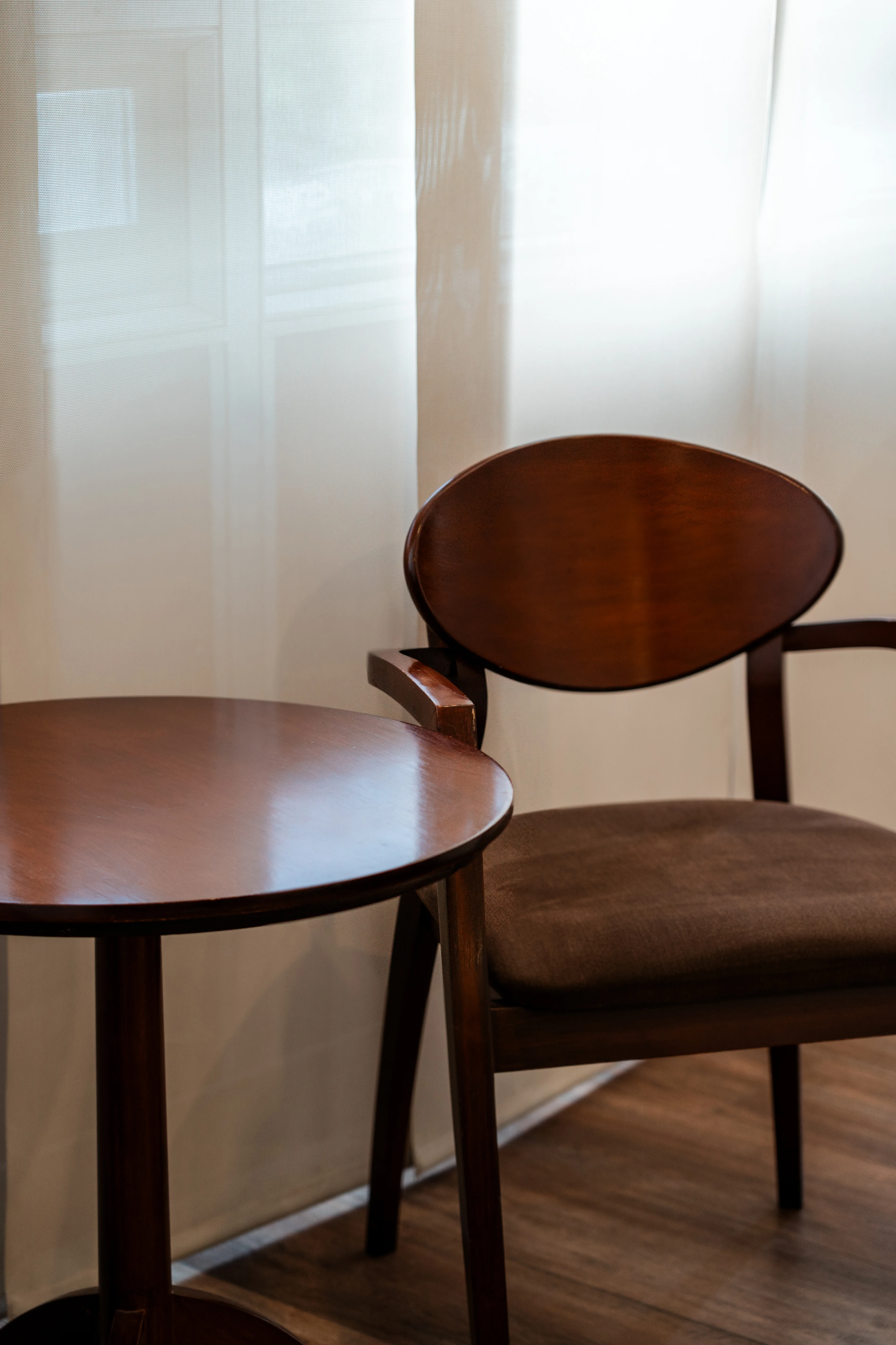 Mesa y silla Junior Suite Best Western