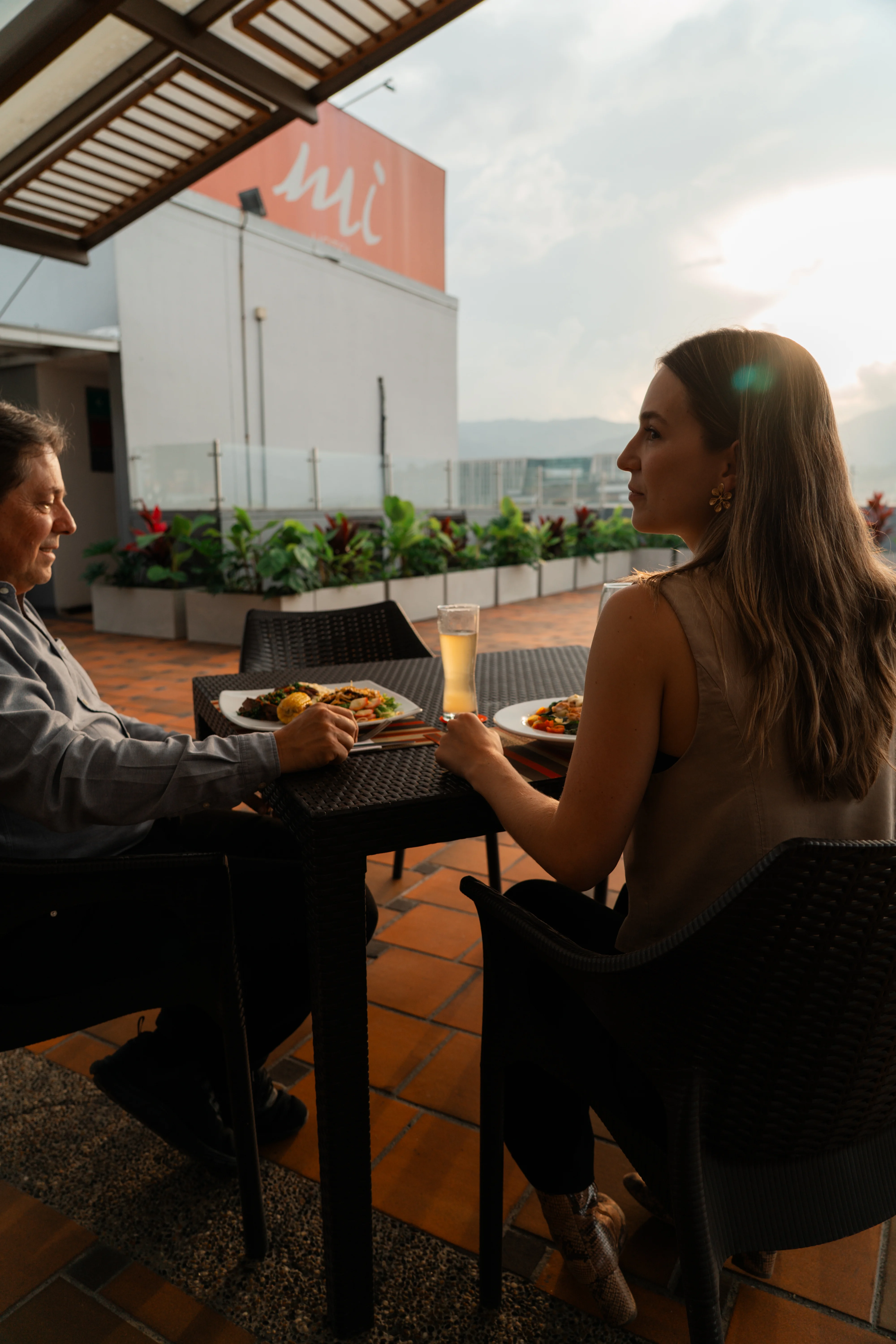 Vista de Medellín desde el Restaurante Terraza 31 – Best Western Plus Hotel San Diego San Diego