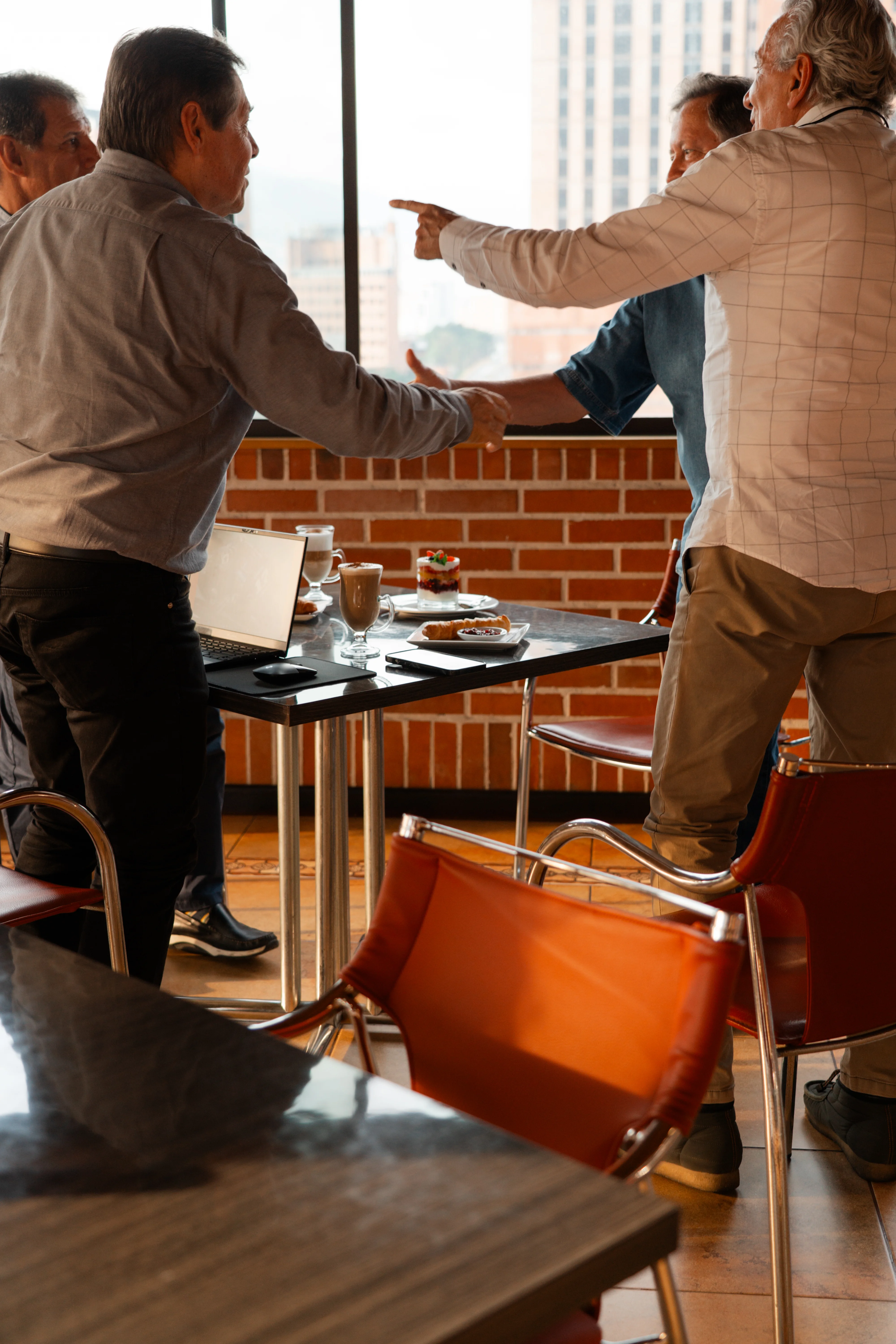 Reunión empresarial en Salón Solaris – Best Western Plus Hotel San Diego Medellín